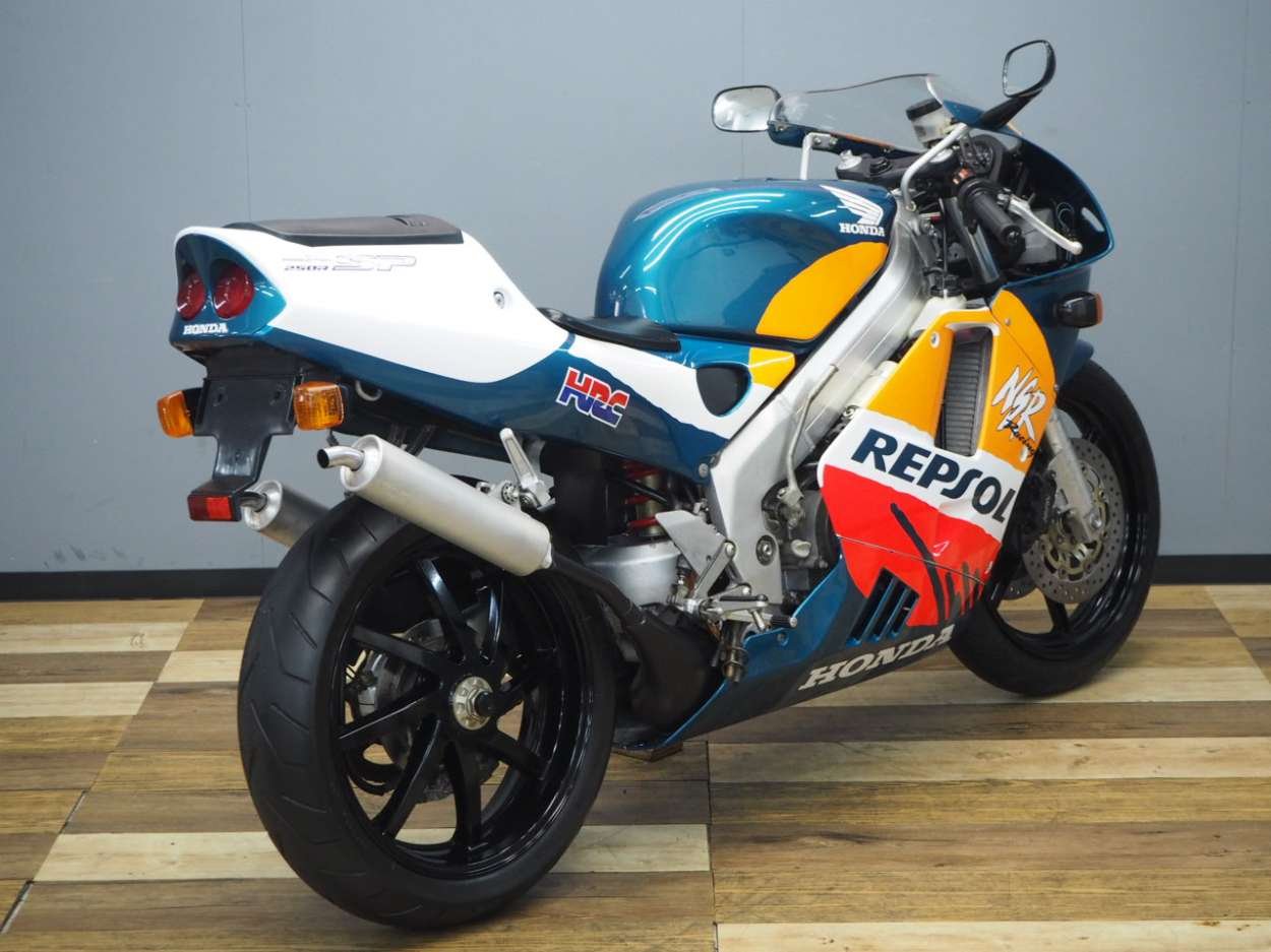 n*o様 ☆MC28　NSR250 SP 純正カウルの蓋☆ n*o様 ☆MC28 NSR250 SP 純正カウルの蓋☆ - メルカリ