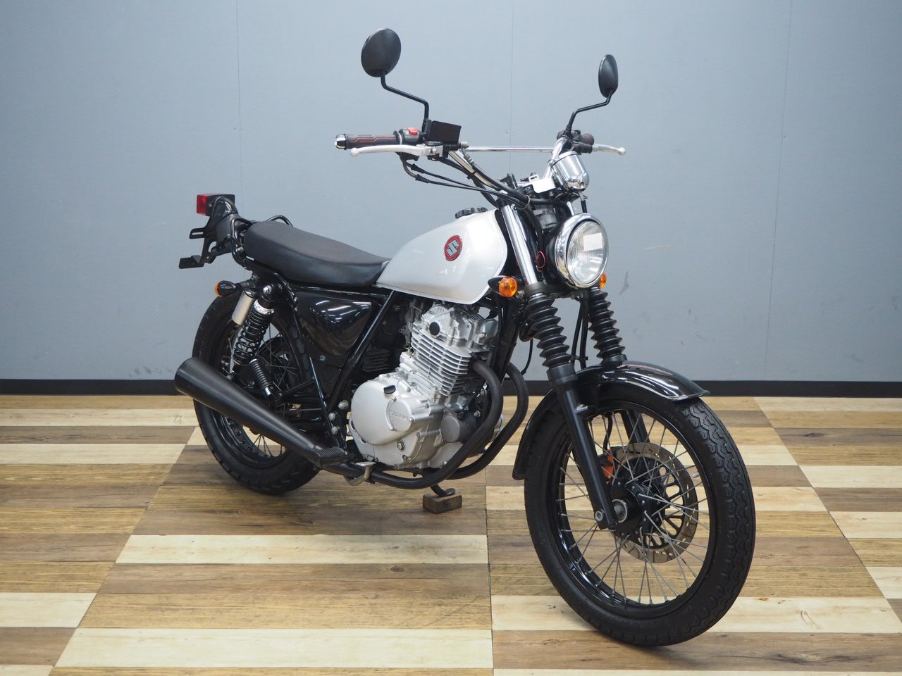 SUZUKI グラストラッカー 銀 格安提供車 エンジン始動確認 半額配送キャンペーン 期間限定 現状渡し諸経費￥0- 横浜 P-Yard Yahoo!オークション - P-Yardさんの出品リスト