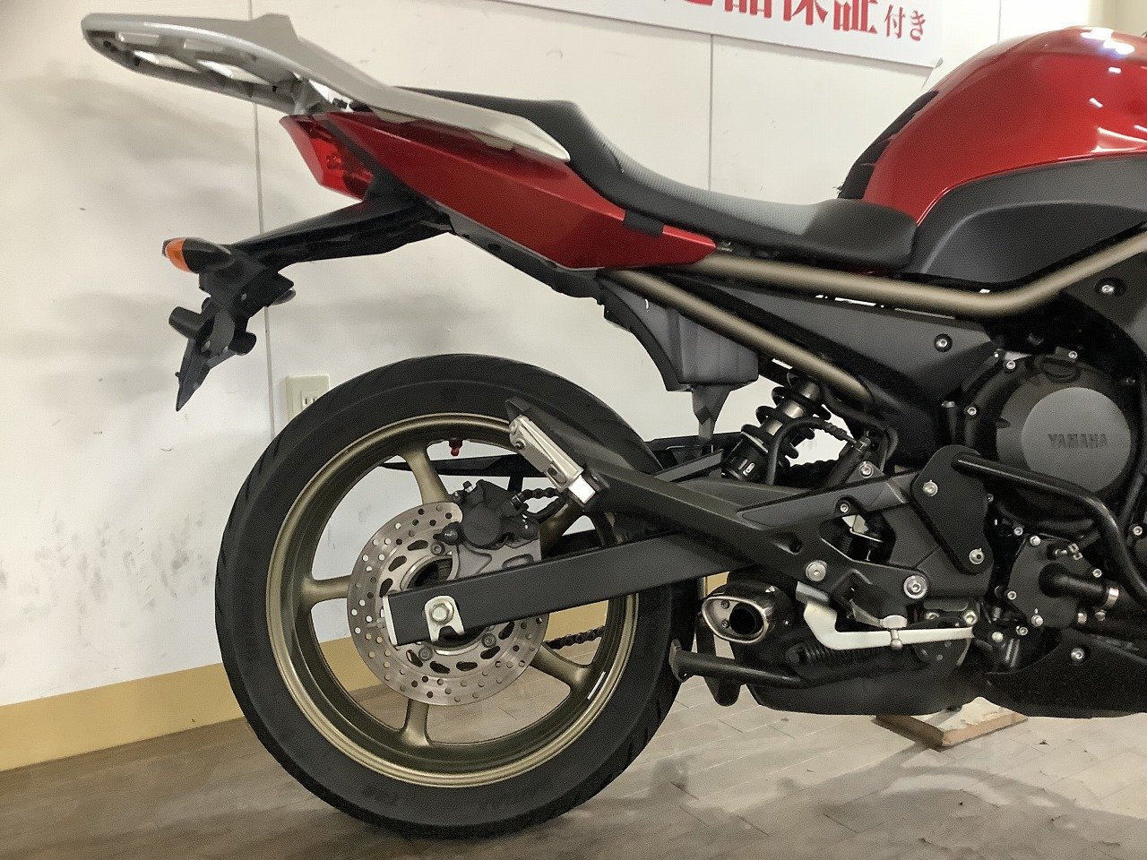 XJ6 Diversion（XJ6ディバージョン） / 2009年モデル / リアキャリア / 社外ハンドル装備 | バイク買うなら【バイク王】