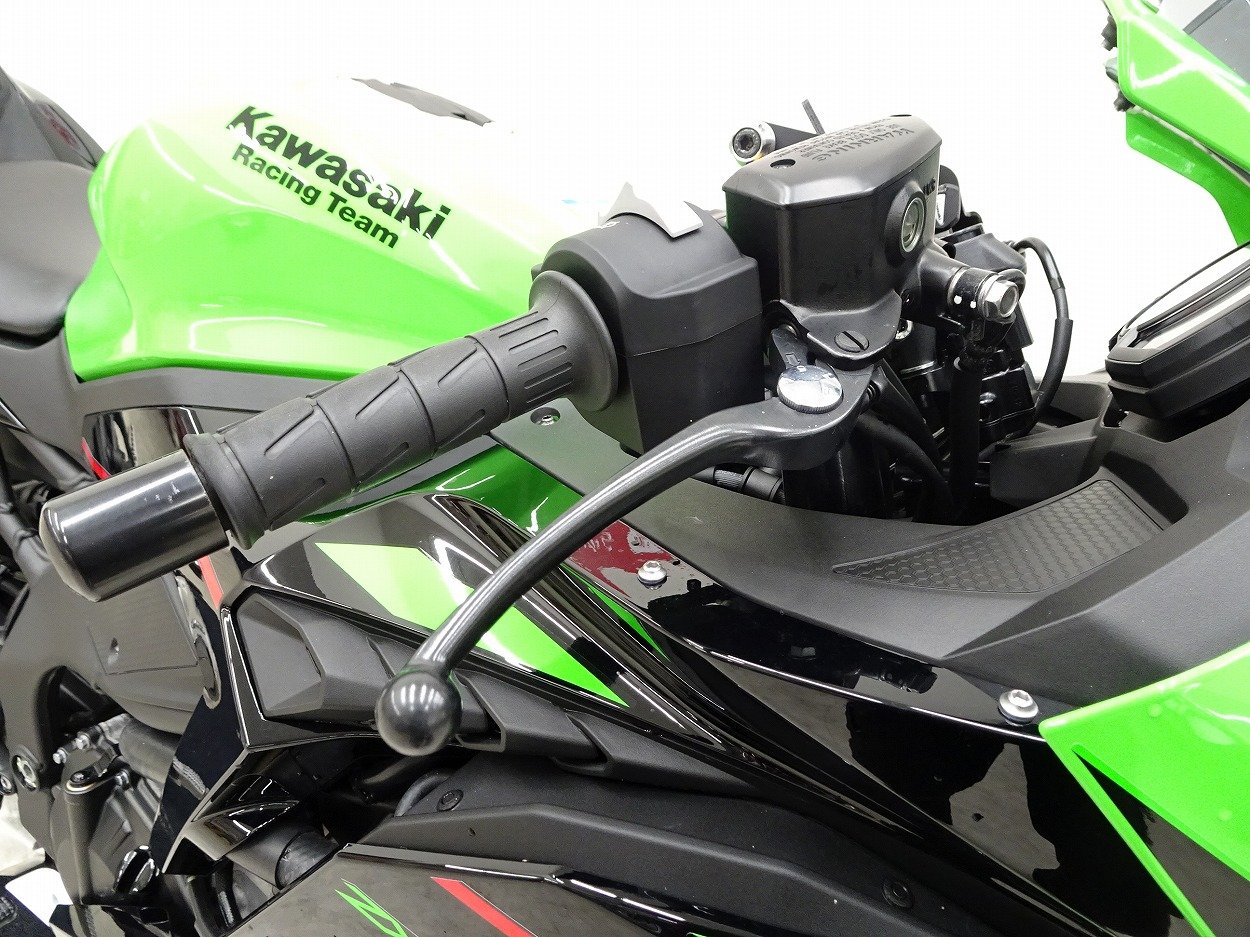 Ninja ZX-25R SE KRT Edition マルチバー／クイックシフター標準装備 