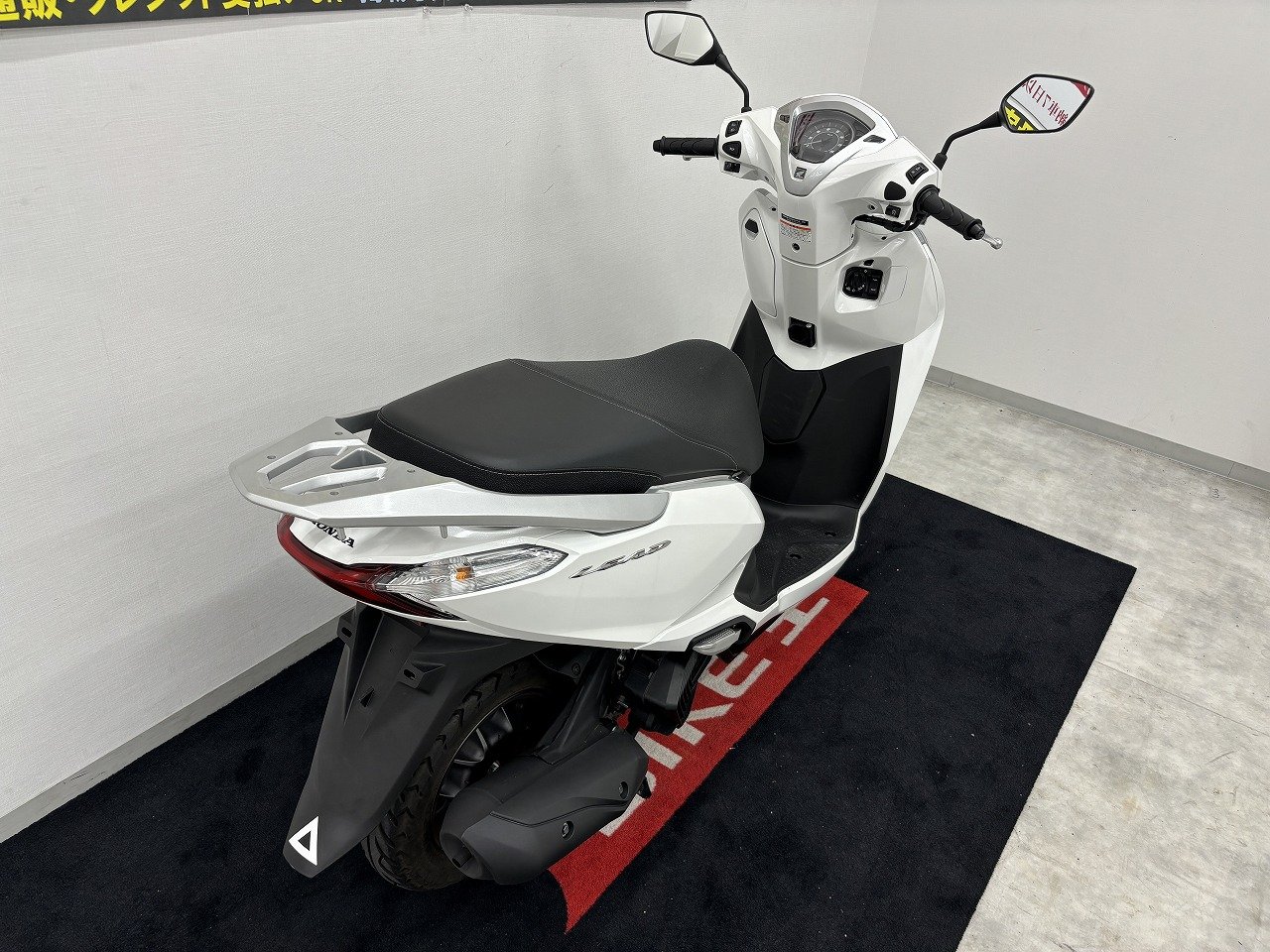 決算セール対象車】LEAD 125 ヘルメットが２つ入る大容量シート下スペースが魅力のスクーター! | バイク買うなら【バイク王】