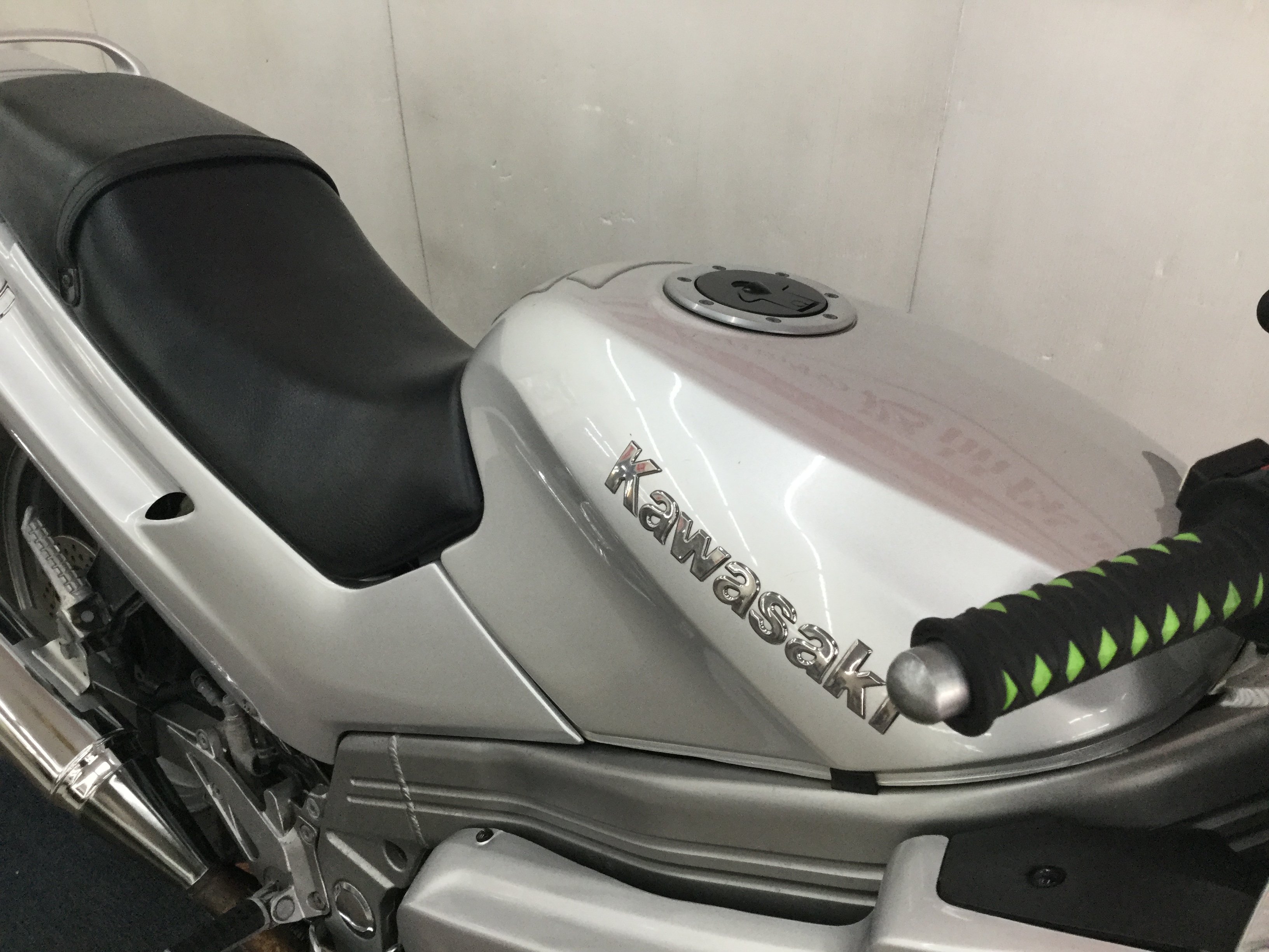 スピード納車】ZZR250 前後タイヤ新品☆！! | バイク買うなら【バイク王】