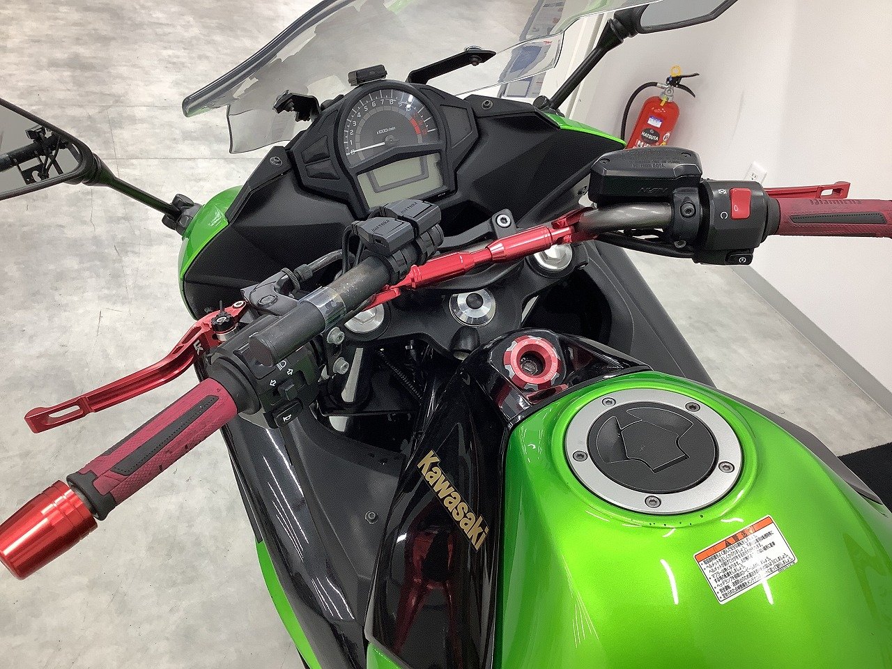 Ninja 400 【マル得】 ポジションが高く楽な姿勢で運転できる! | バイク買うなら【バイク王】