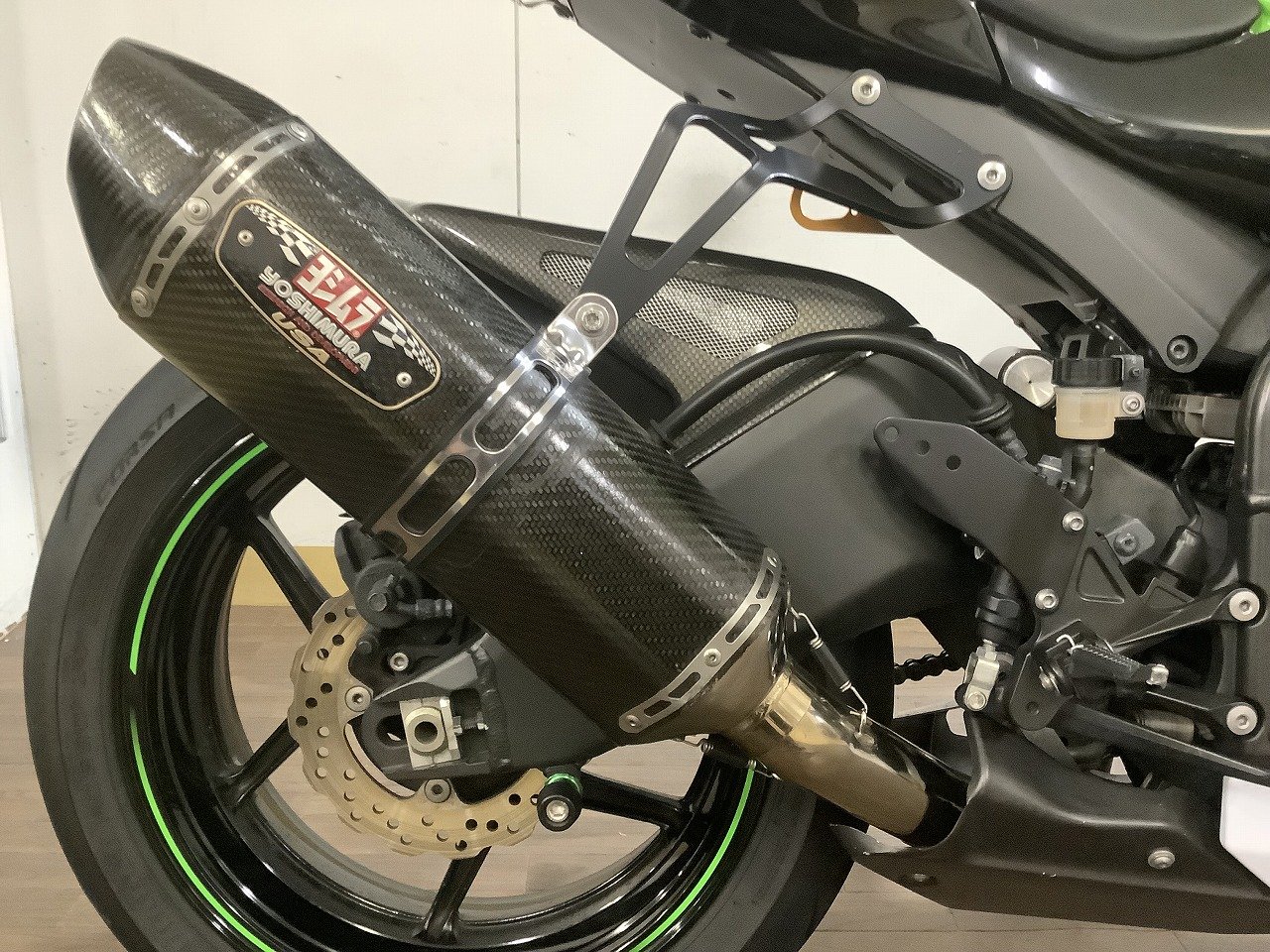 Ninja ZX-10R（ニンジャZX-10R） / 2010年モデル / USヨシムラ製マフラー / シートカウル等カスタム多数 |  バイク買うなら【バイク王】