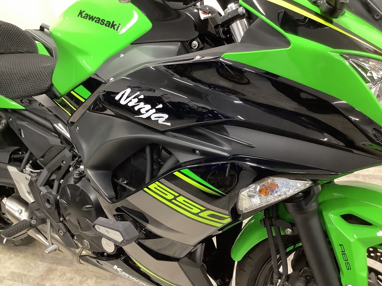 Ninja 650 ABS KRT Edition【マル得】サイドバッグ・エンジンスライダー装備！ABS・ETC標準装備! |  バイク買うなら【バイク王】