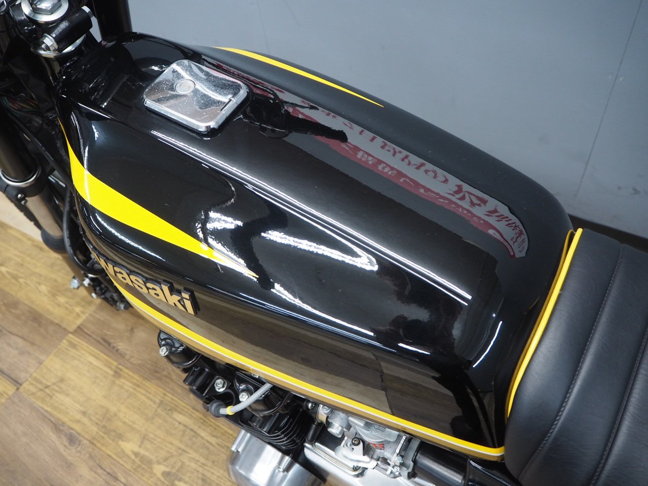 『引き取り限定』※東京都　 Hasaロードバイク ブラック/イエロー マットモーターサイクルズ】専用カラーの日本限定特別仕様車「BENNY'S