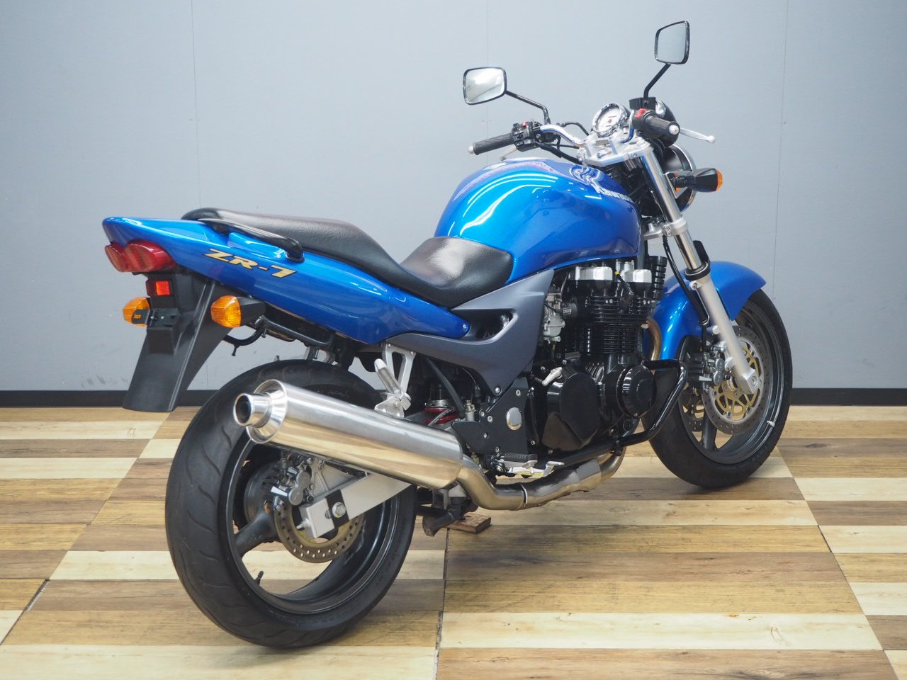 ZR-7 F1 ワンオーナー エンジンガード装備 | バイク買うなら