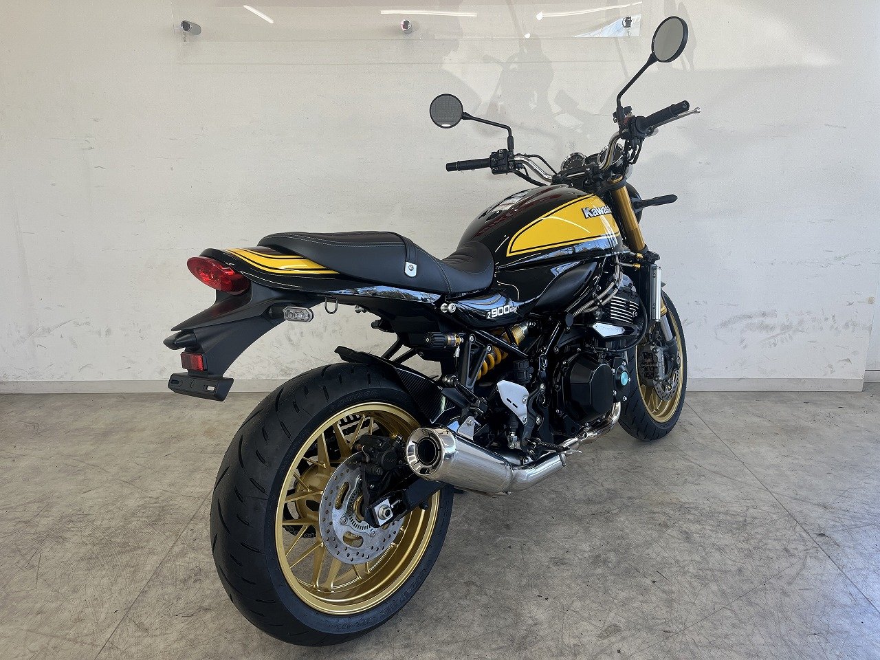 Z900RS SE 2024年モデル USB2ポート装備