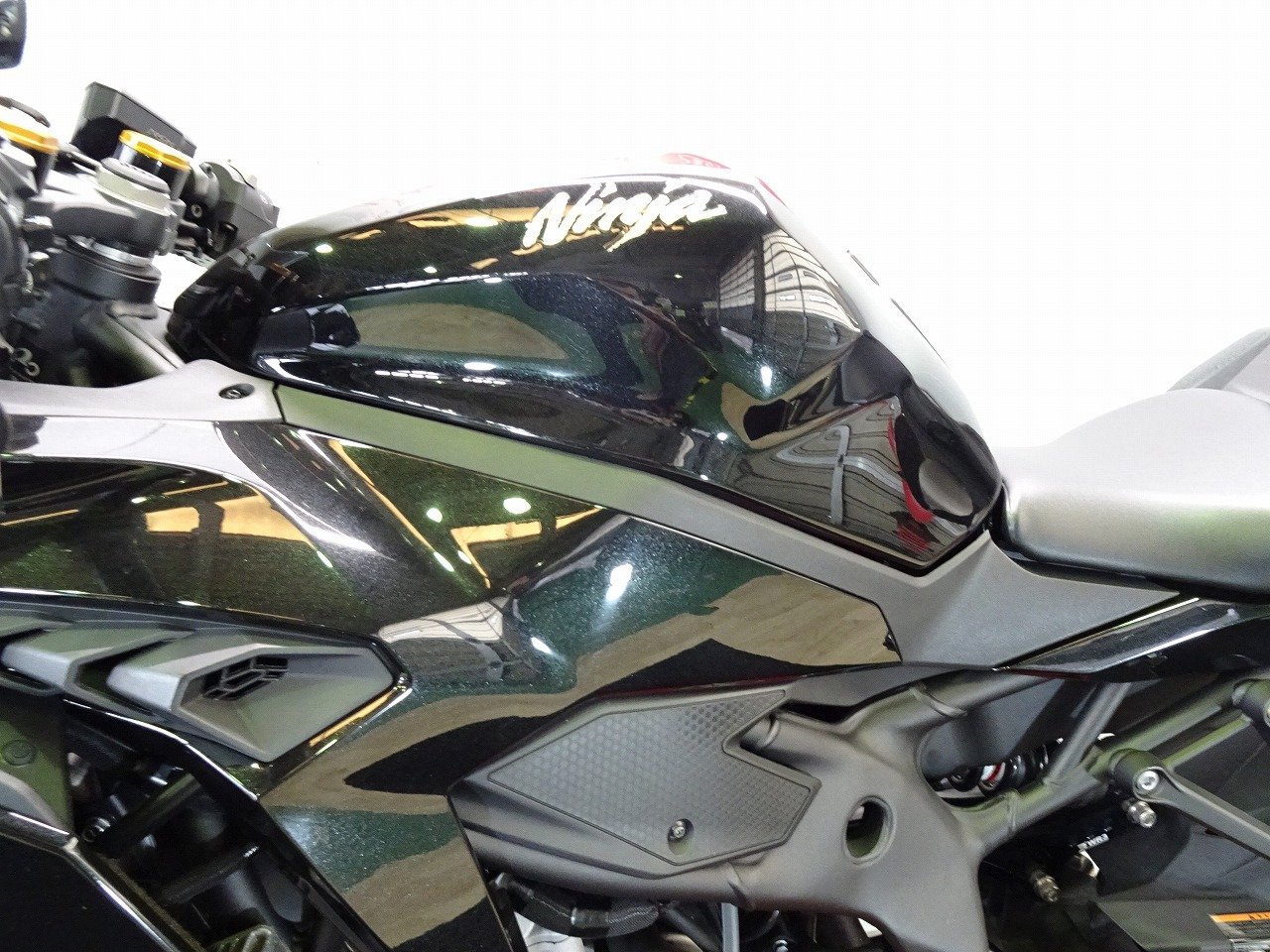 Ninja ZX-25R ABS／2022年モデル／フェンダーレス／カウル