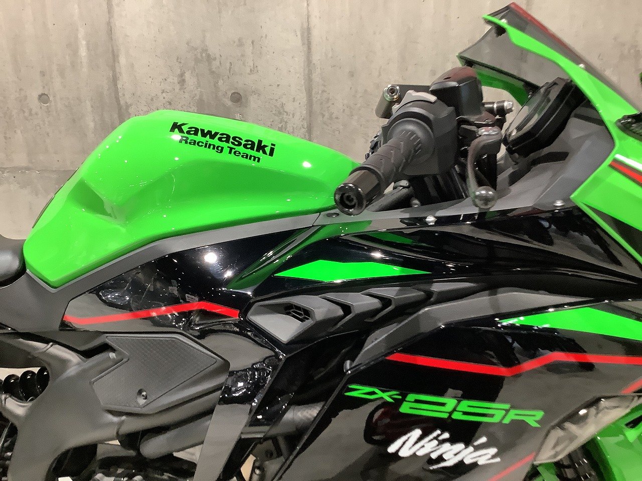 ZX-25R SE 2022年モデル フェンダーレス マルチバー