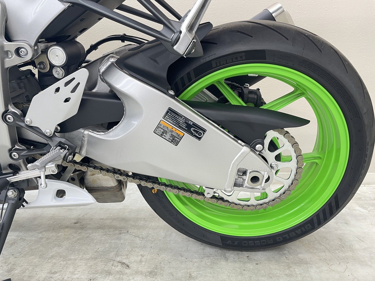 りー ZX-6R (05-18)用 DIXER PARTS トリプルキャリパーブラケット｜AxxL