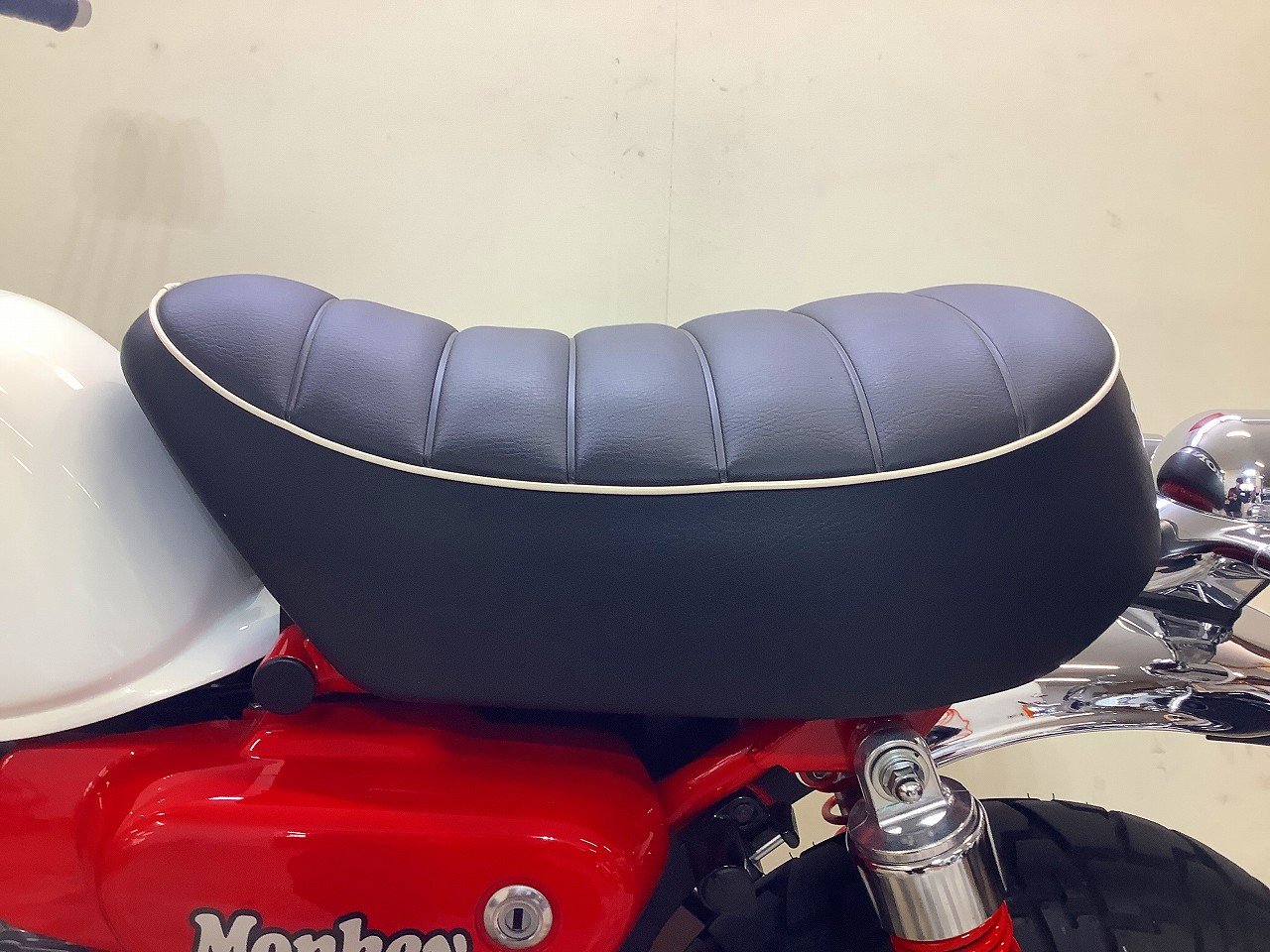 モンキー125 純正シート　2025年モデル　JB05 使用距離50キロ　極美品 8300072B3024122100200.jpg