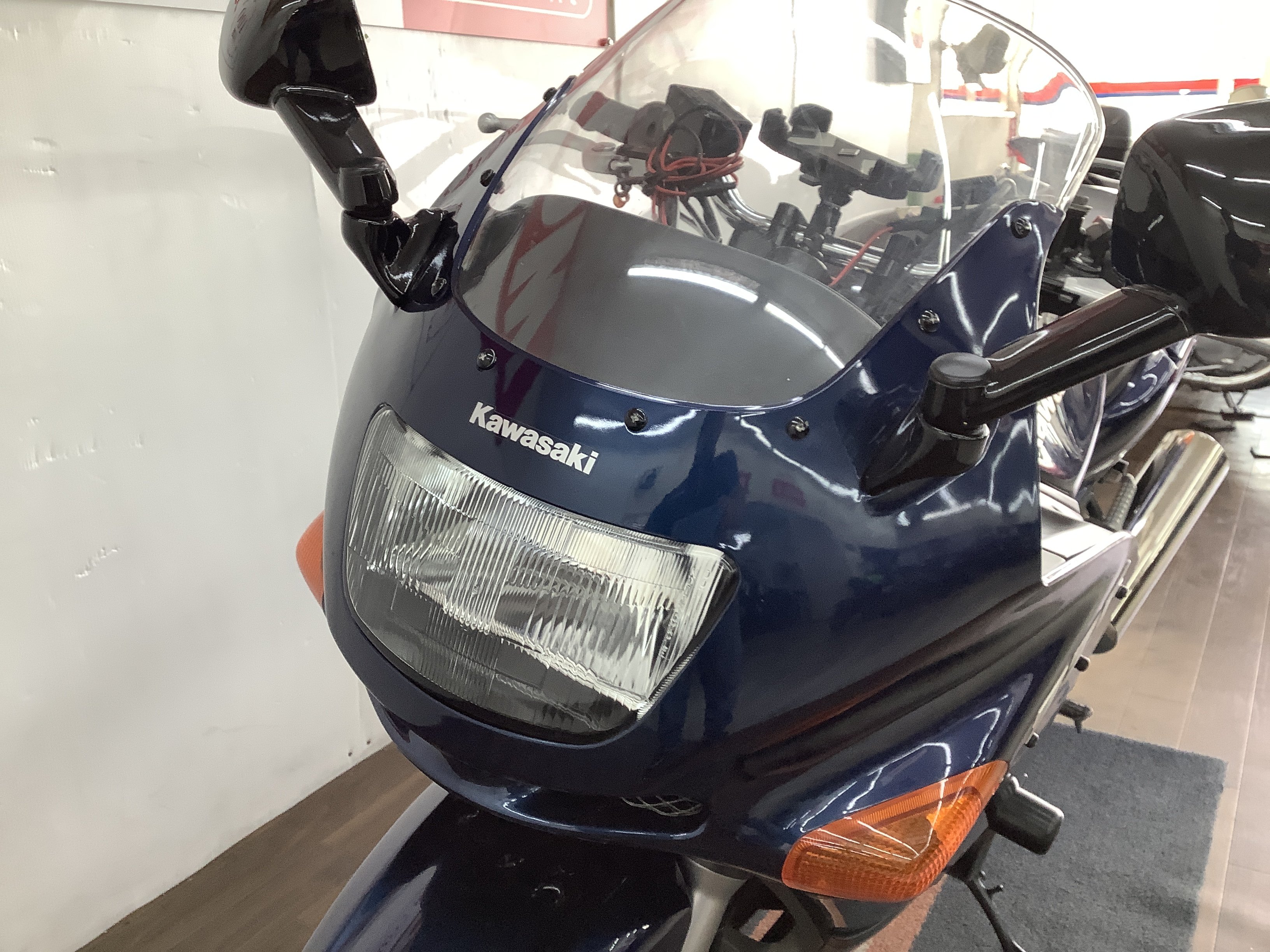 よぞら 2005 Kawasaki ZX600J4 ZZR600 Standard Equipment & Specs