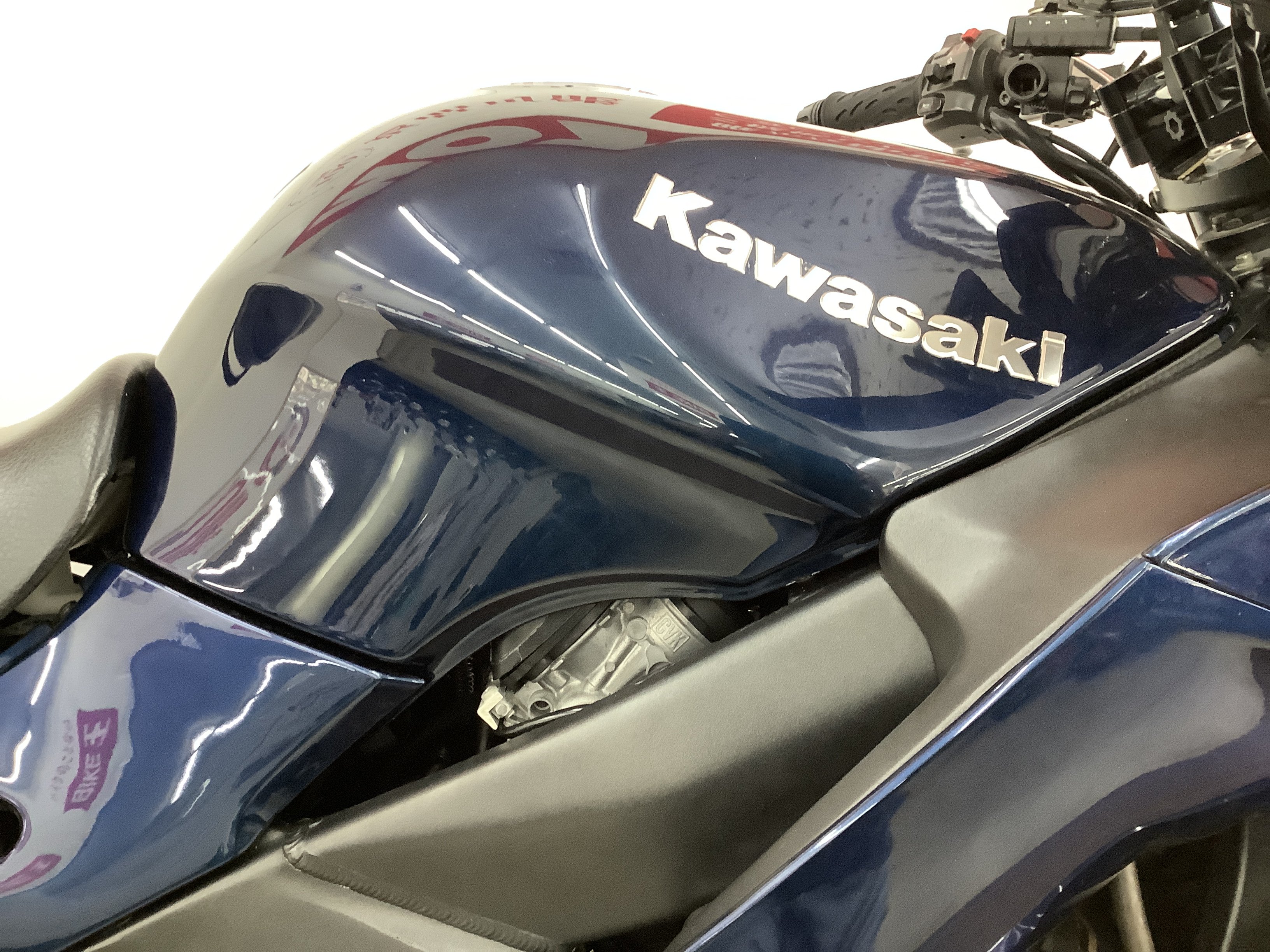 ZZR400 2005年 4気筒 | バイク買うなら【バイク王】