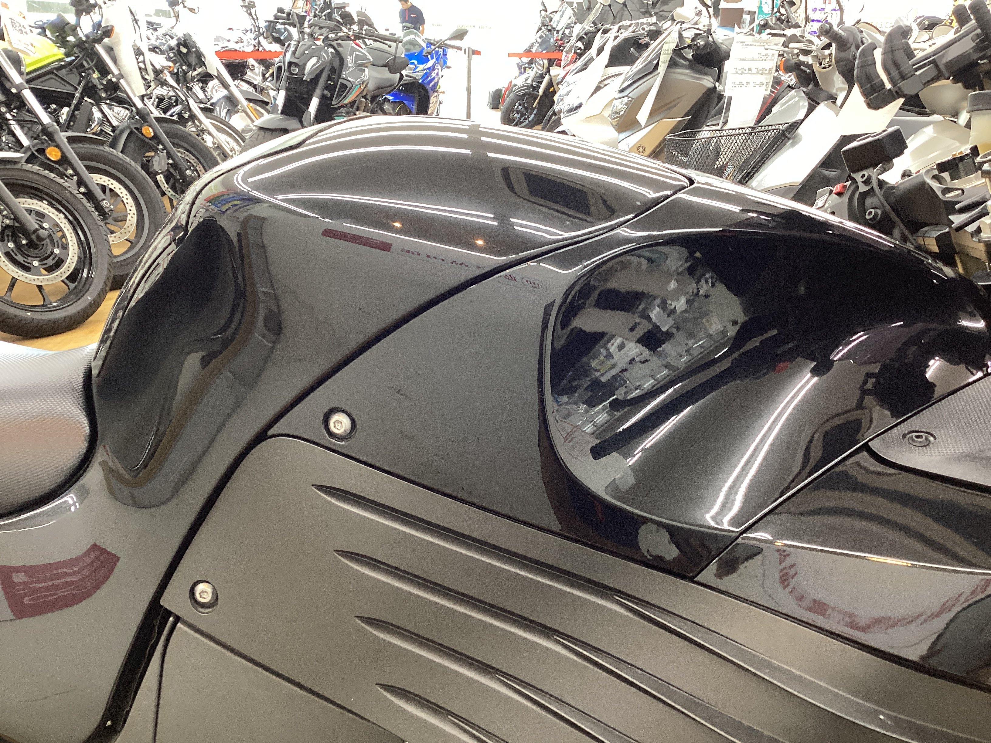 ZZR1400 2010年ﾓﾃﾞﾙ 社外ｽｸﾘｰﾝ,ﾌｪﾝﾀﾞｰﾚｽ | バイク買うなら