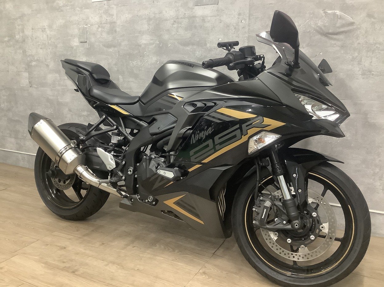 Ninja ZX-25R SE 2022年モデル マルチバー USB | バイク買うなら