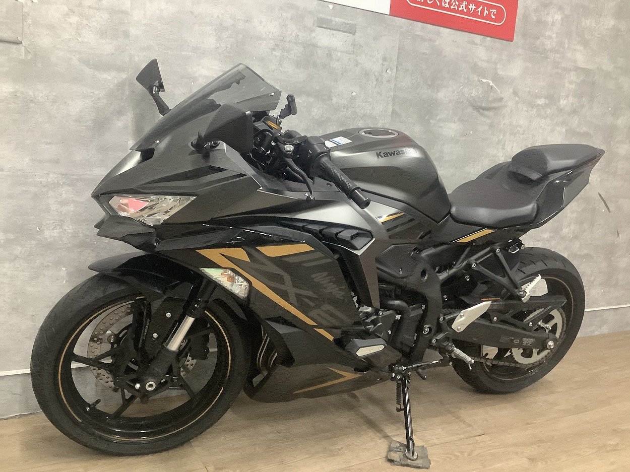 Ninja ZX-25R SE 2022年モデル マルチバー USB | バイク買うなら