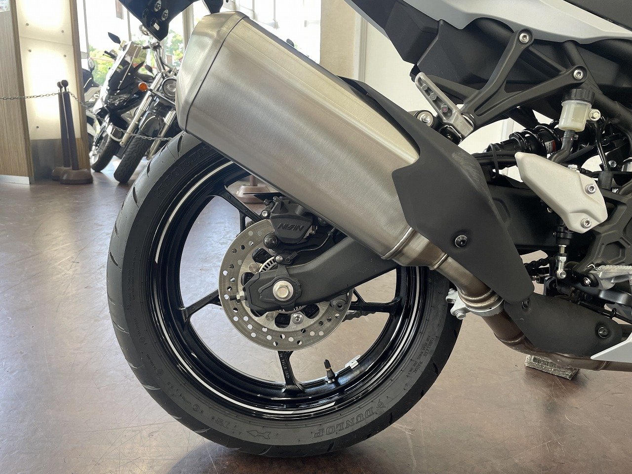 AVC JH 2025 ラグジュアリー 新品未開封ボックス ZX－4R SE 2025年モデル | バイク買うなら【バイク王】
