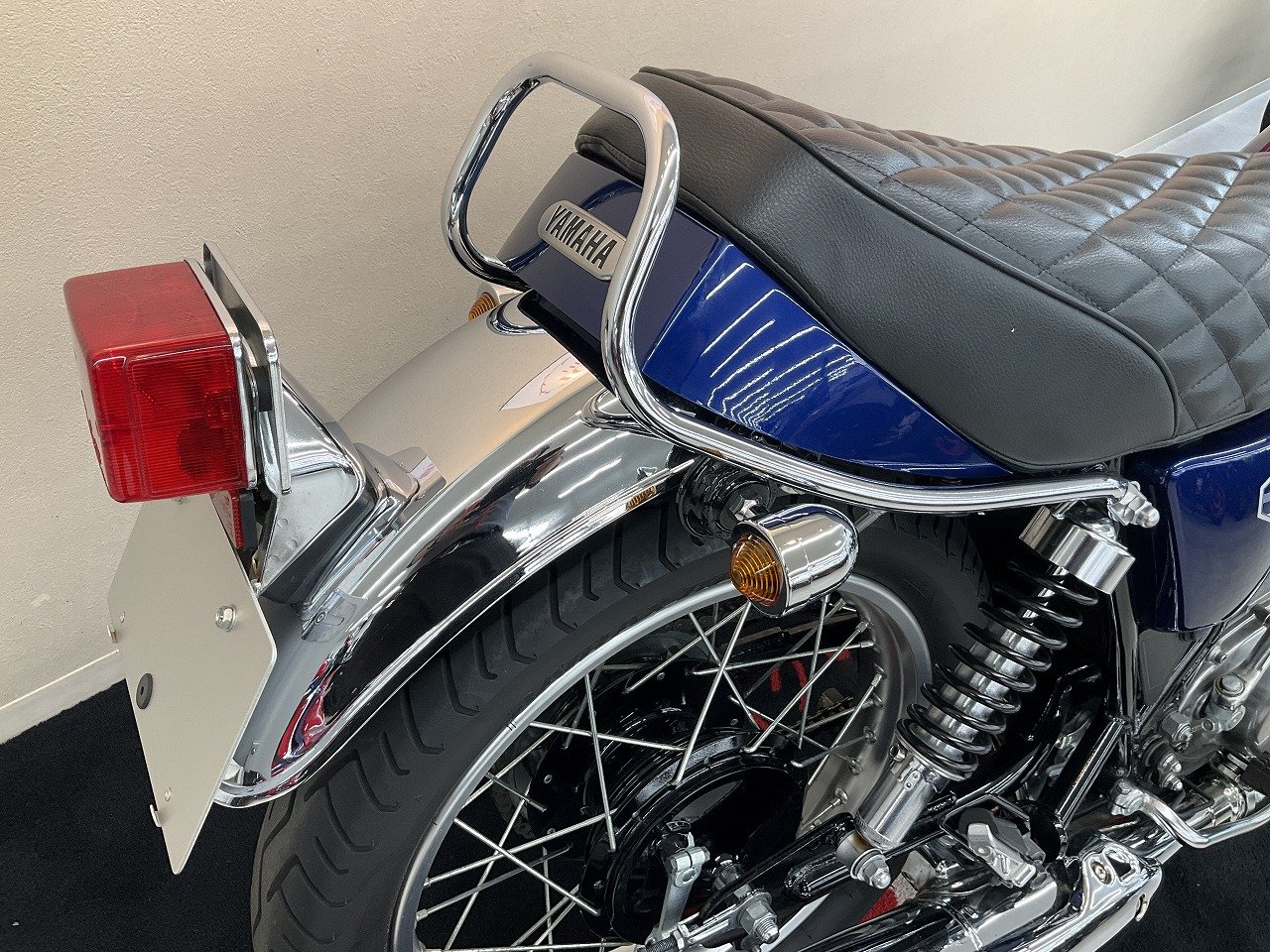 SIRIO S21 BK EVO2 STI (最終値下げしました) SR400【 Final Edition ハンドル他カスタム】 | バイク買うなら
