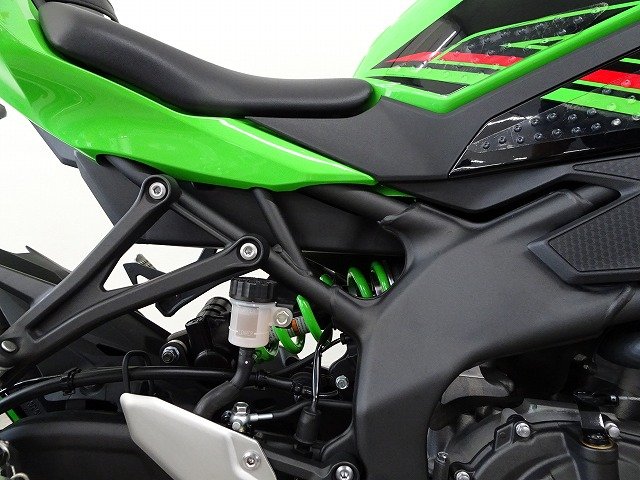 Ninja ZX-4RR BEET製フルエキゾーストマフラー/フェンダーレス