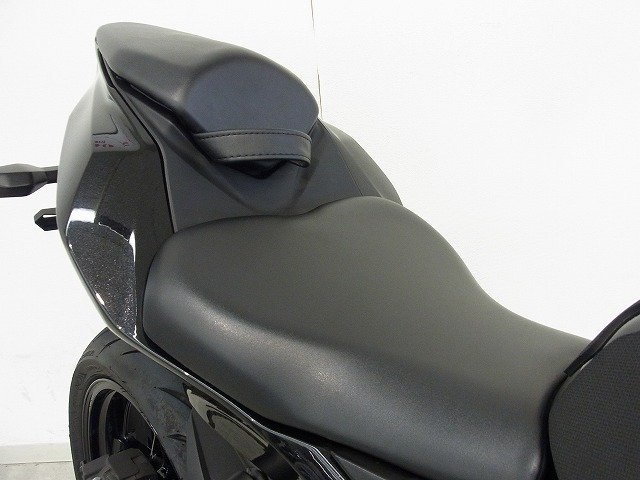 Ninja ZX-25R（ニンジャZX-25R） 2022年モデル／ワイヤレス充電
