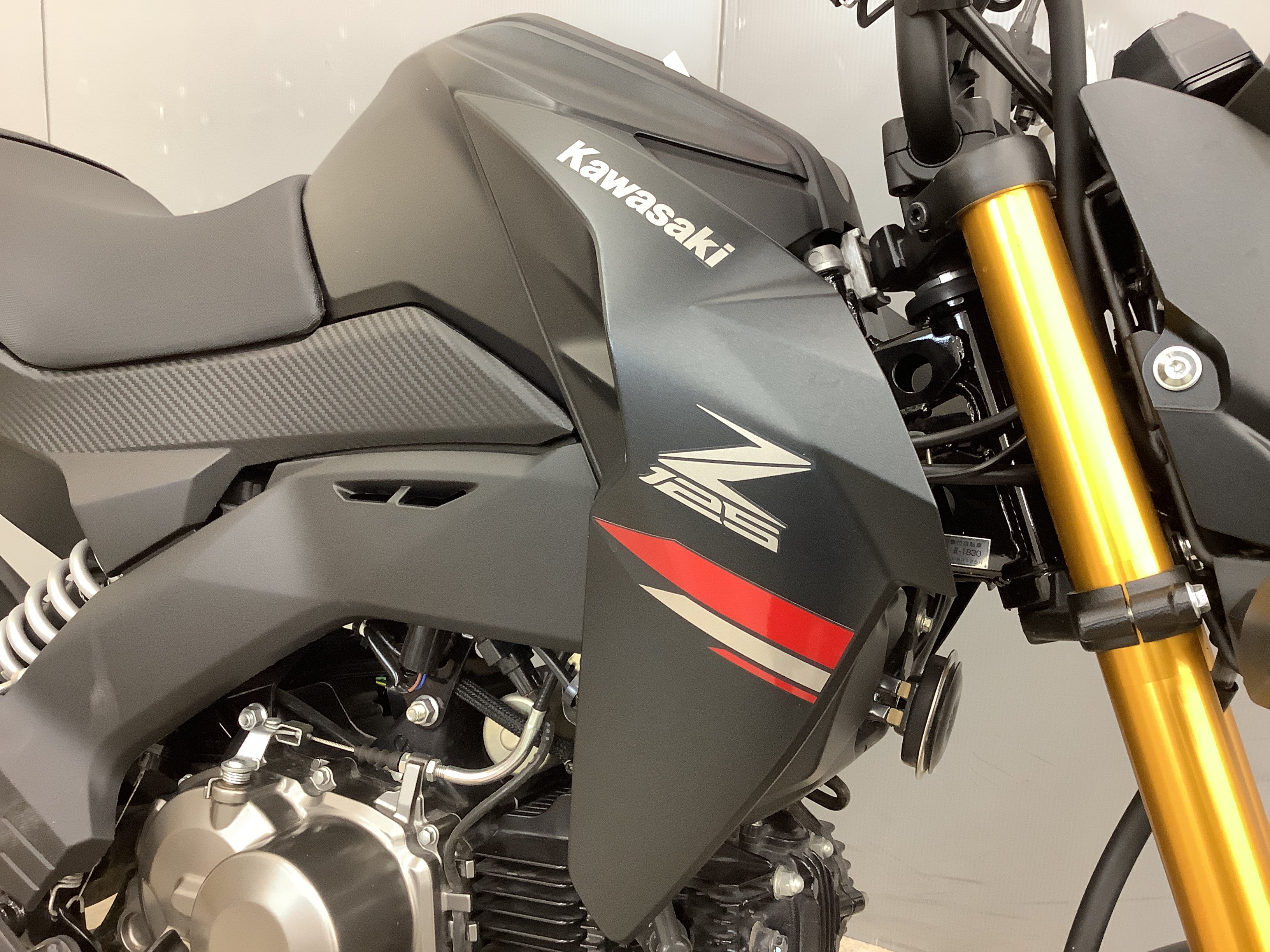 Z125 PRO SP武川製政府認証ボンバーマフラー 装備・フェンダーレス