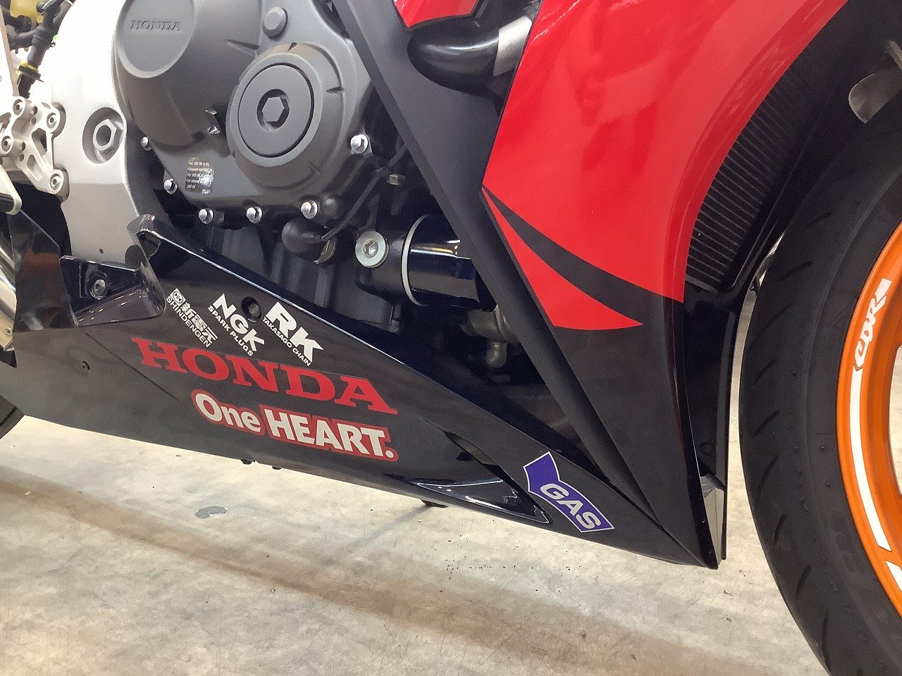 CBR1000RR SC59モデル レプソルカラー シングルシートカウル