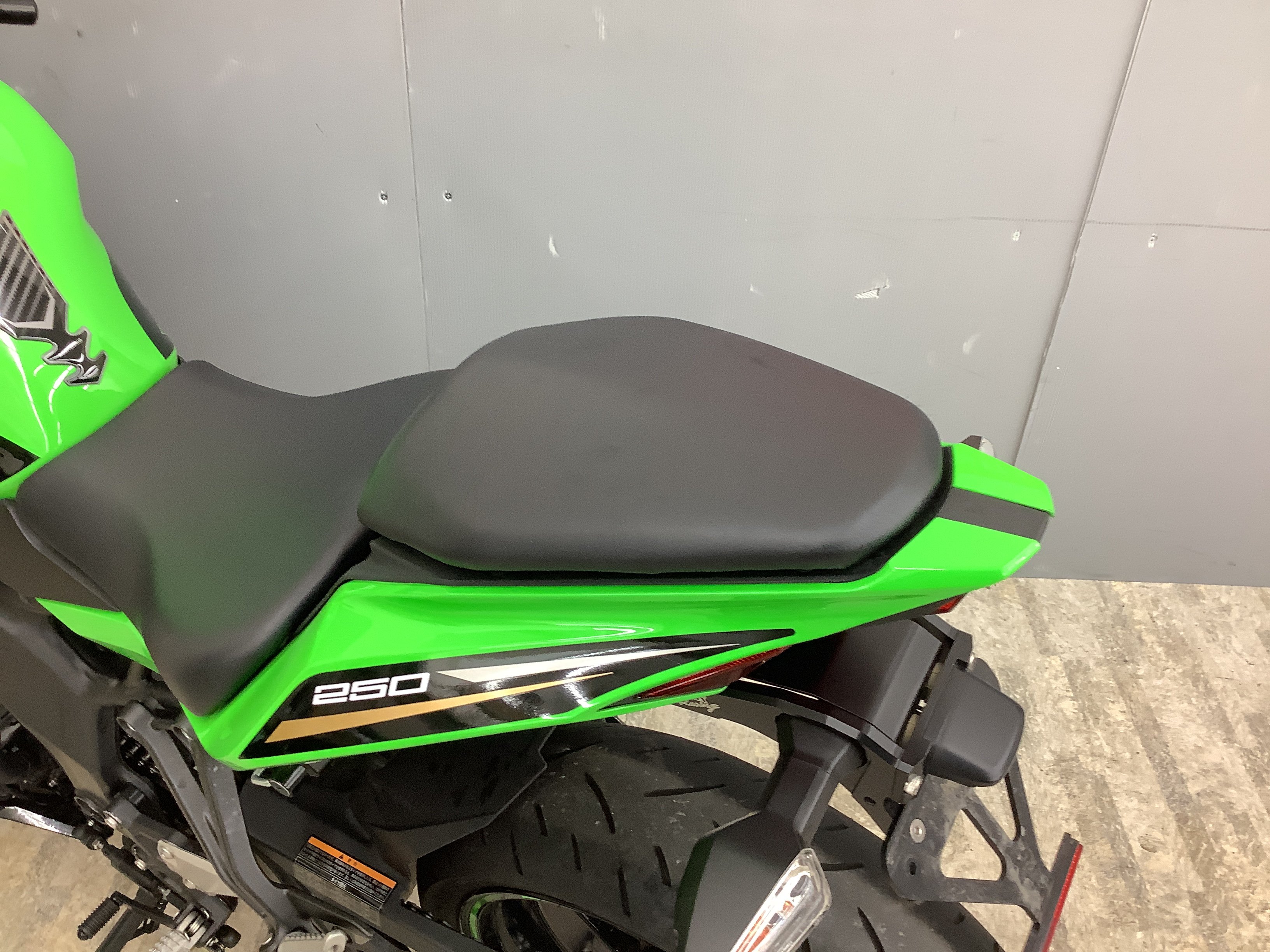 Ninja ZX-25R SE KRTエディション OVERフェンダーレス・エンジン