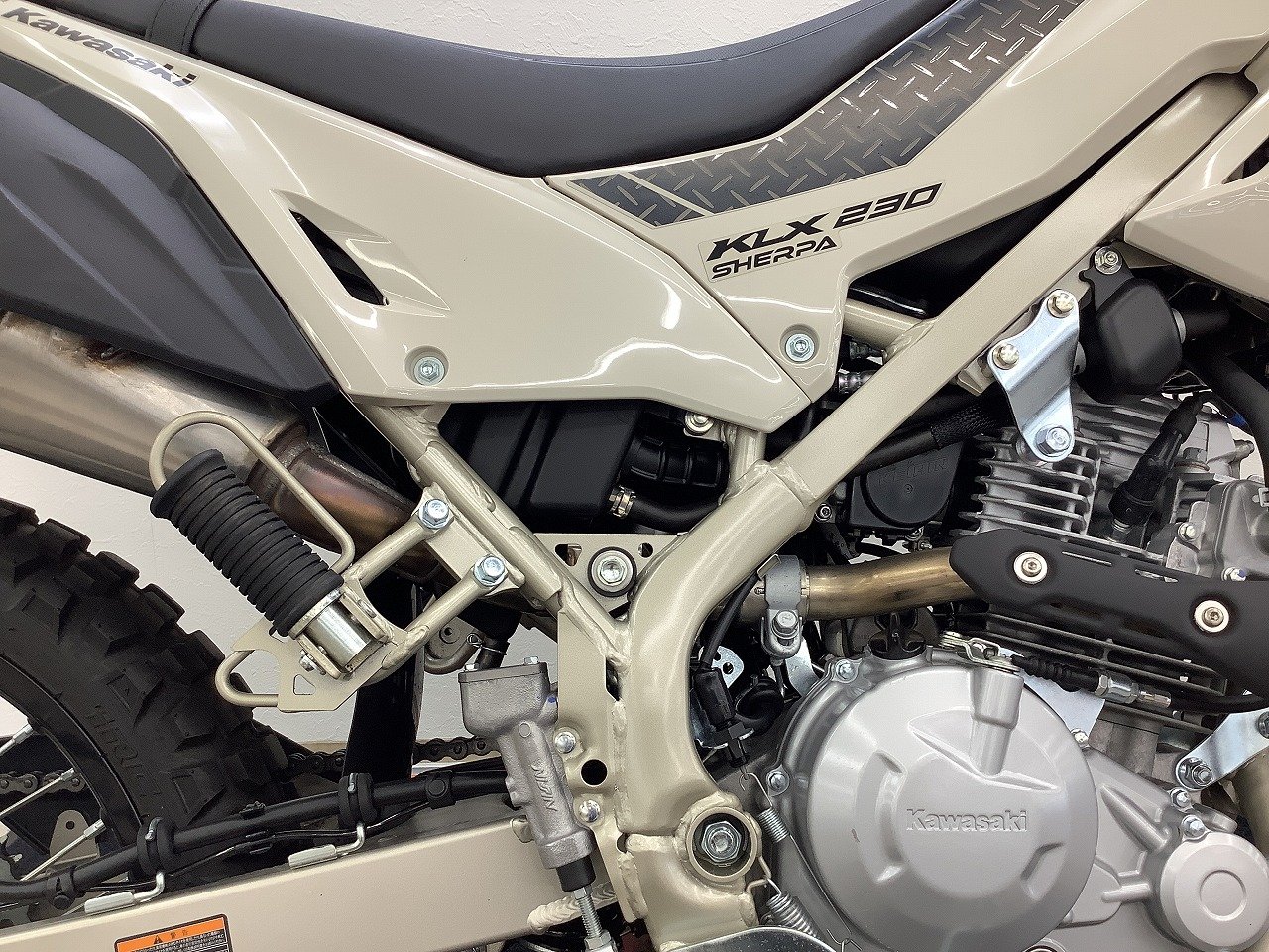 KLX230 SHERPA 2025年モデル USB1ポート装備 | バイク買うなら