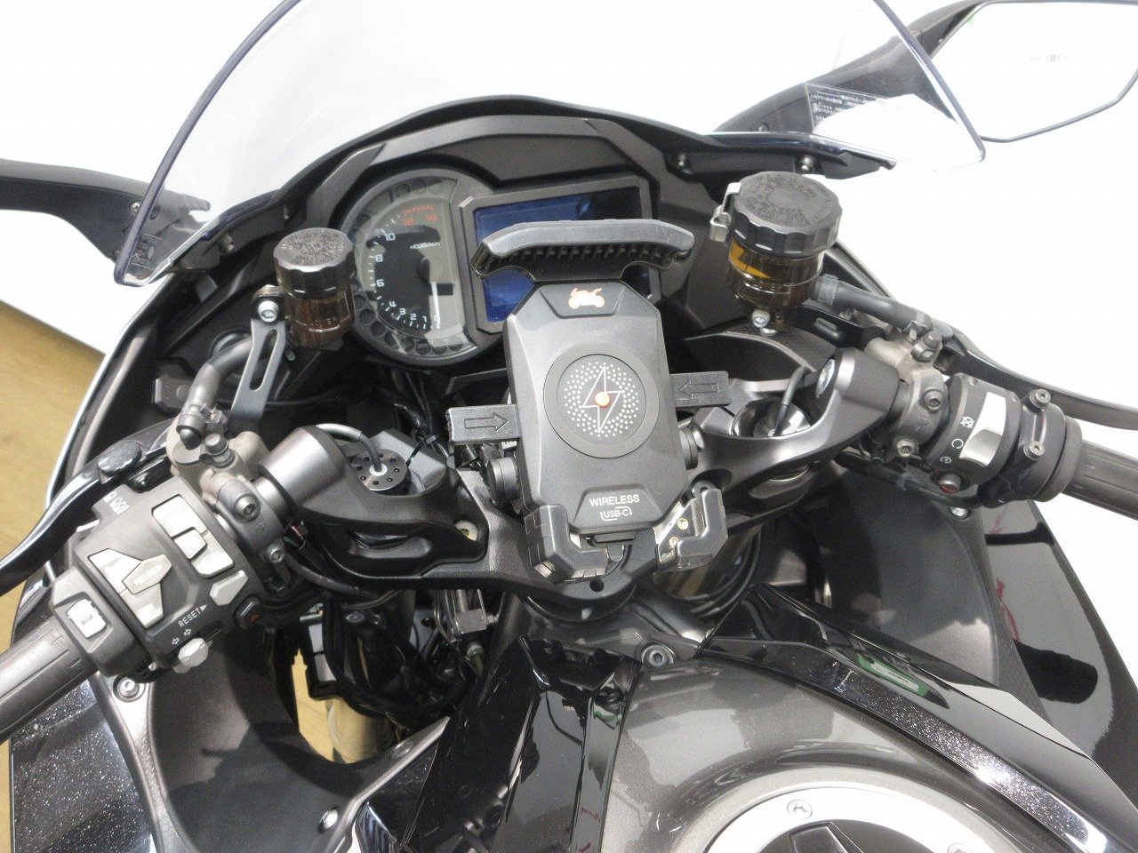 【ニカ様 専用】価格訂正致しました。 カワサキが純正アクセサリーを装着した特別仕様のスポーツモデル