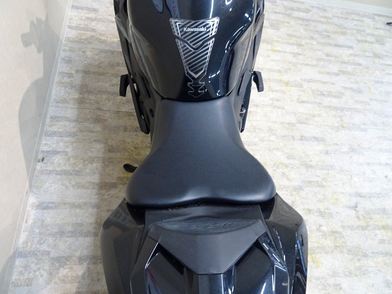 Ninja ZX-25R 2021年モデル/クイックシフター/コアガード