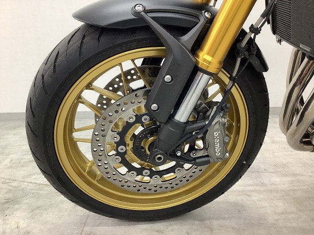 Z900RS SE フェンダーレス・2025年モデル オーリンズ製のリア
