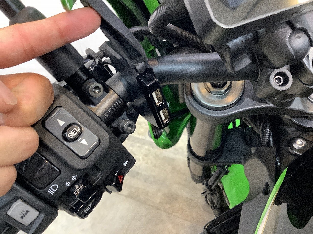 みらいお取り置き Amazon | グリーンライフ 物置 収納庫 屋外 大型【日本製】タイヤ8本