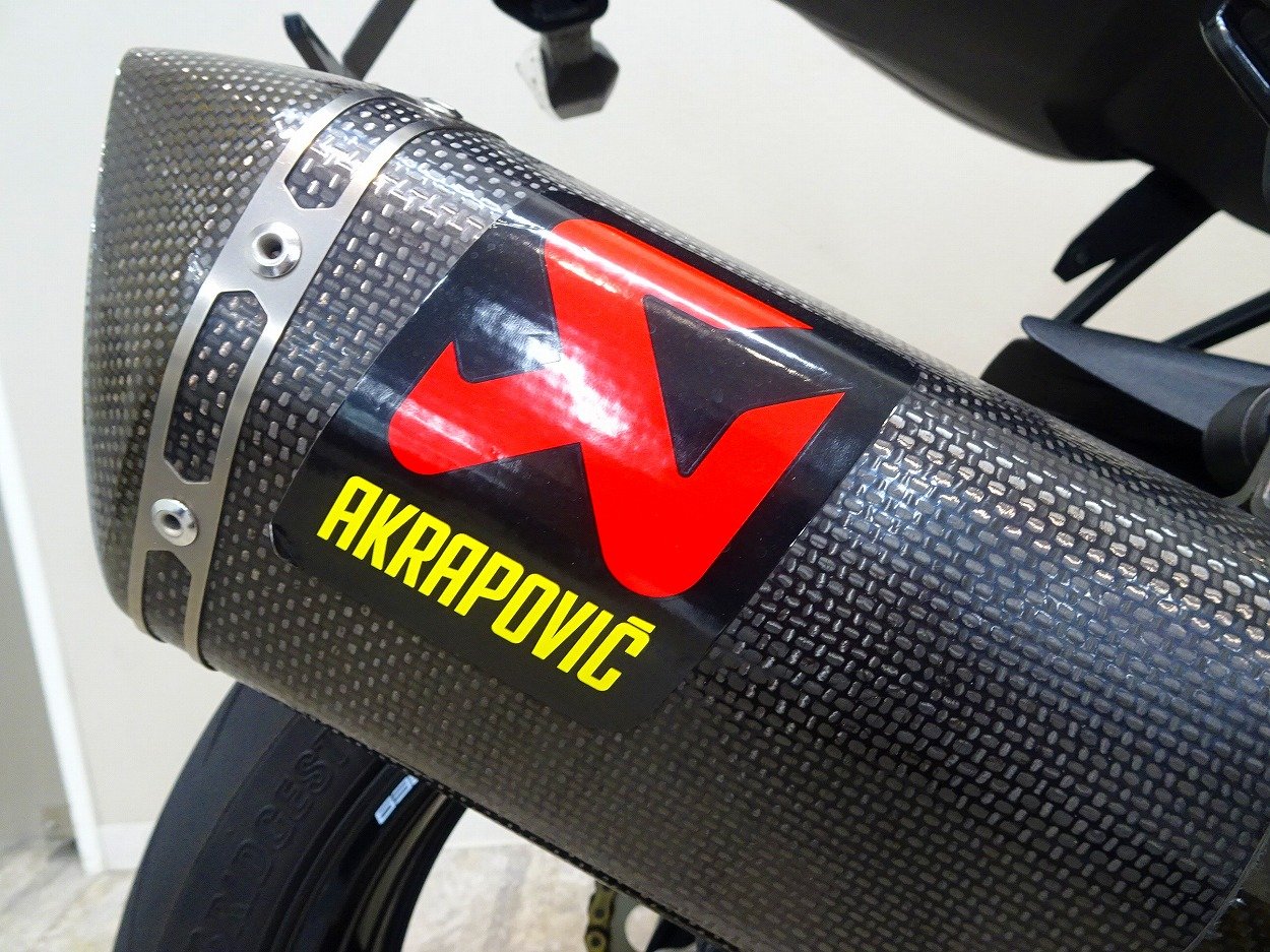 Ninja ZX-6R KRT Edition 2019年モデル/AKRAPOVICカーボンサイレンサー
