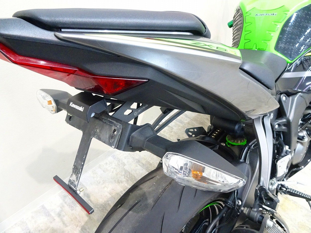 Ninja ZX-6R KRT Edition 2019年モデル/AKRAPOVICカーボンサイレンサー