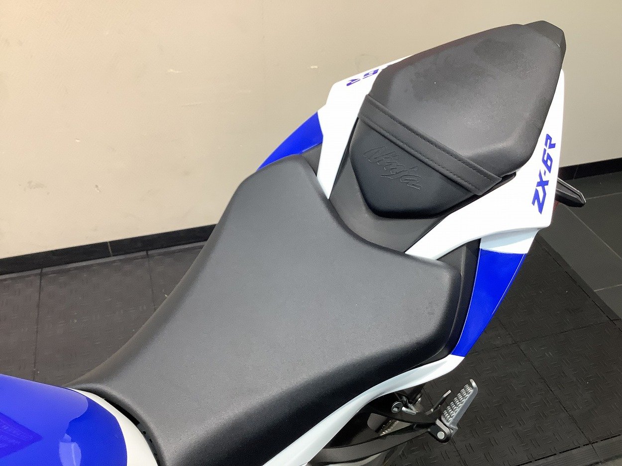 Ninja ZX-6R 40th記念 クイックシフター/ETC2.0標準 | バイク