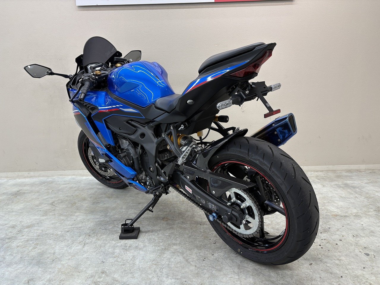 けーすけ If you fall over while riding a ZX-4R, the repair costs will