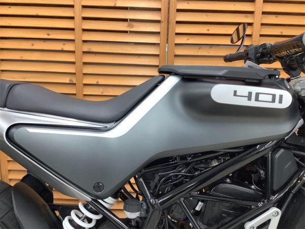 スヴァルトピレン401 2020年モデル ワンオーナー