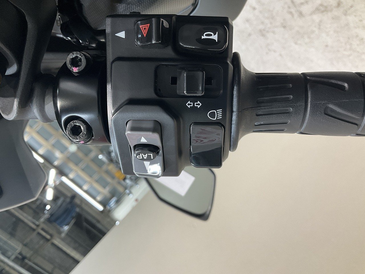 アメイジングディフェンダーズ　4BOX　シュリンク付き未開封 アメイジングディフェンダーズ 4BOX シュリンク付き未開封