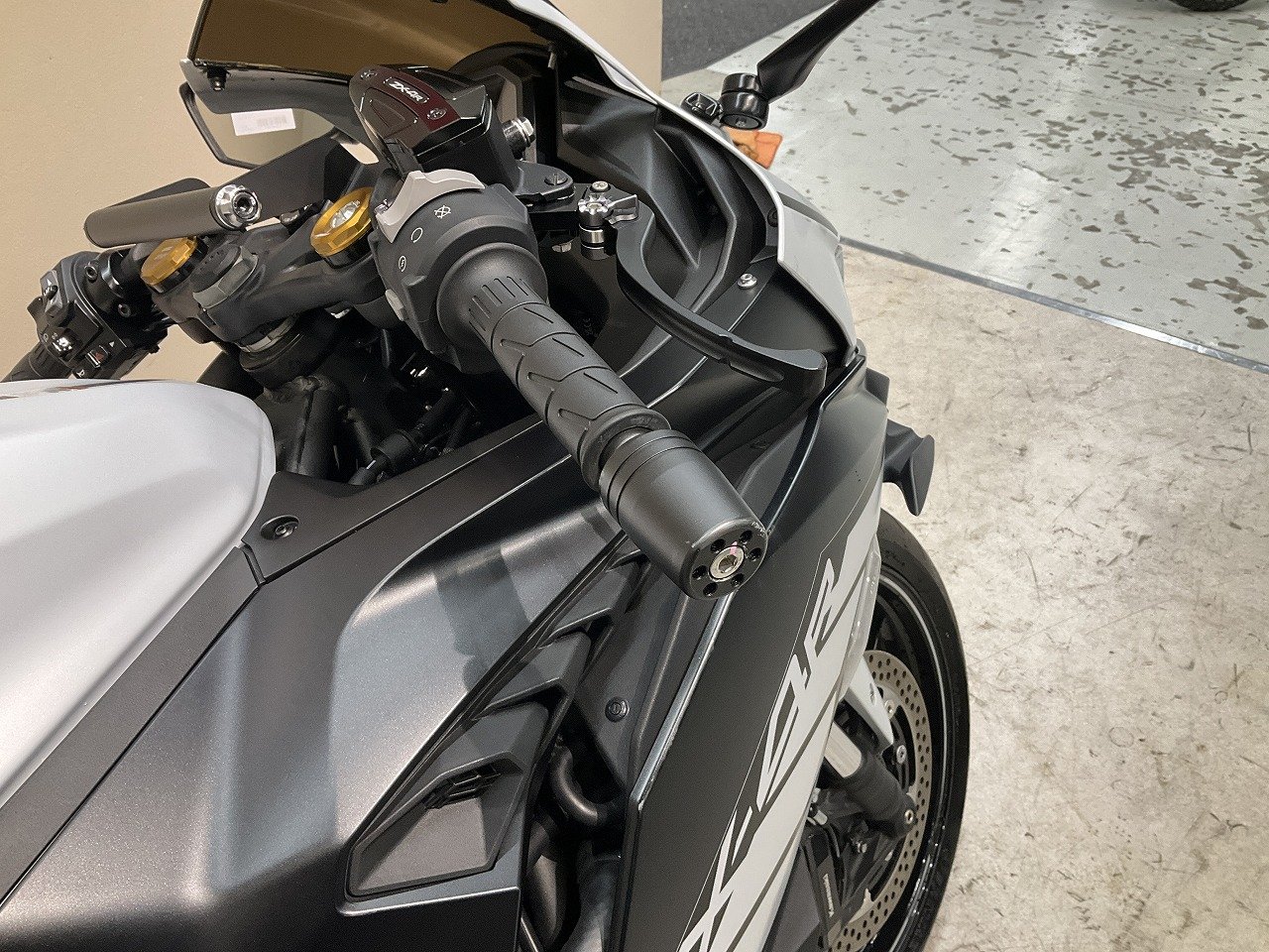 アメイジングディフェンダーズ　4BOX　シュリンク付き未開封 アメイジングディフェンダーズ 4BOX シュリンク付き未開封