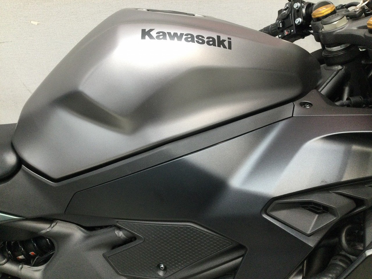 Ninja ZX-4R SE 2025年モデル マルチバー装備 | バイク買うなら