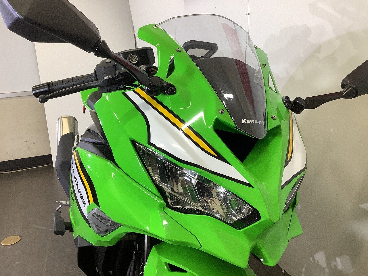 ニンジャZX-4R Ninja ZX-4RR KRT EDITION フレームスライダー