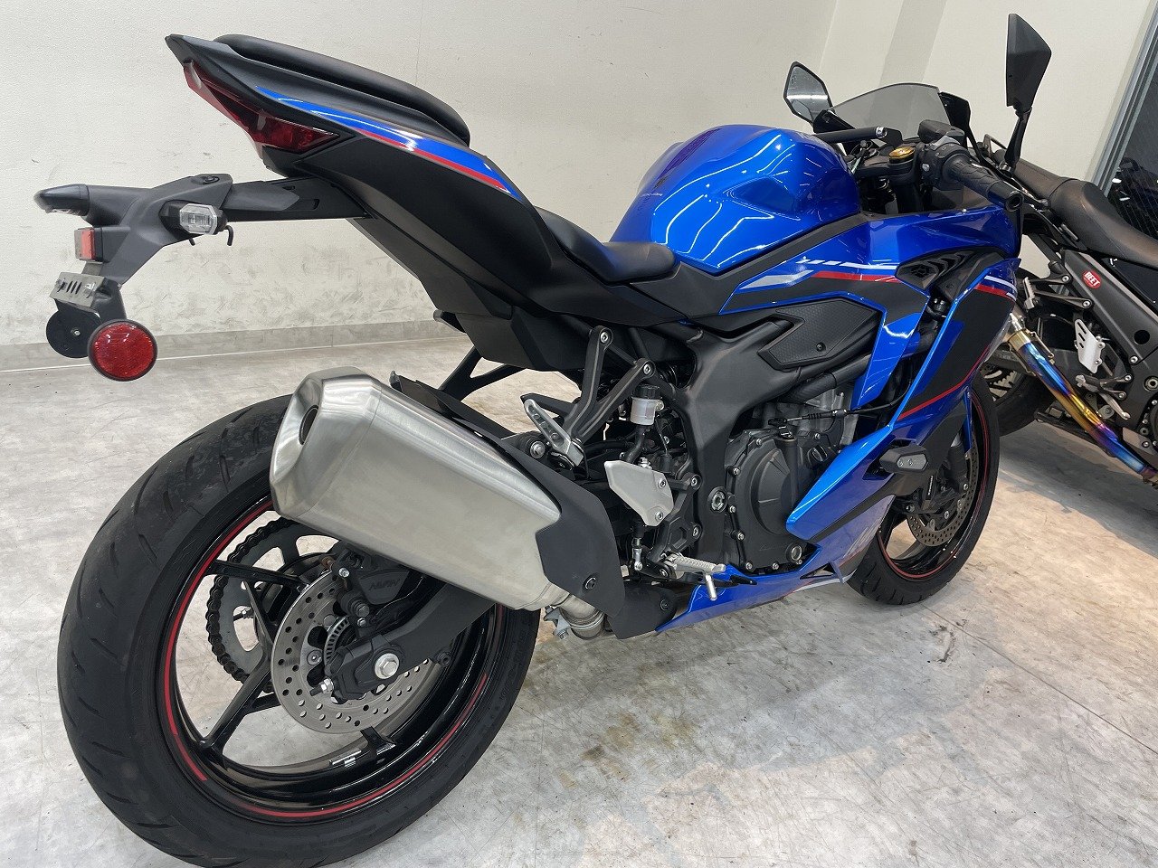 し New 2024 Kawasaki Ninja ZX-4RR 40th Anniversary Edition ABS