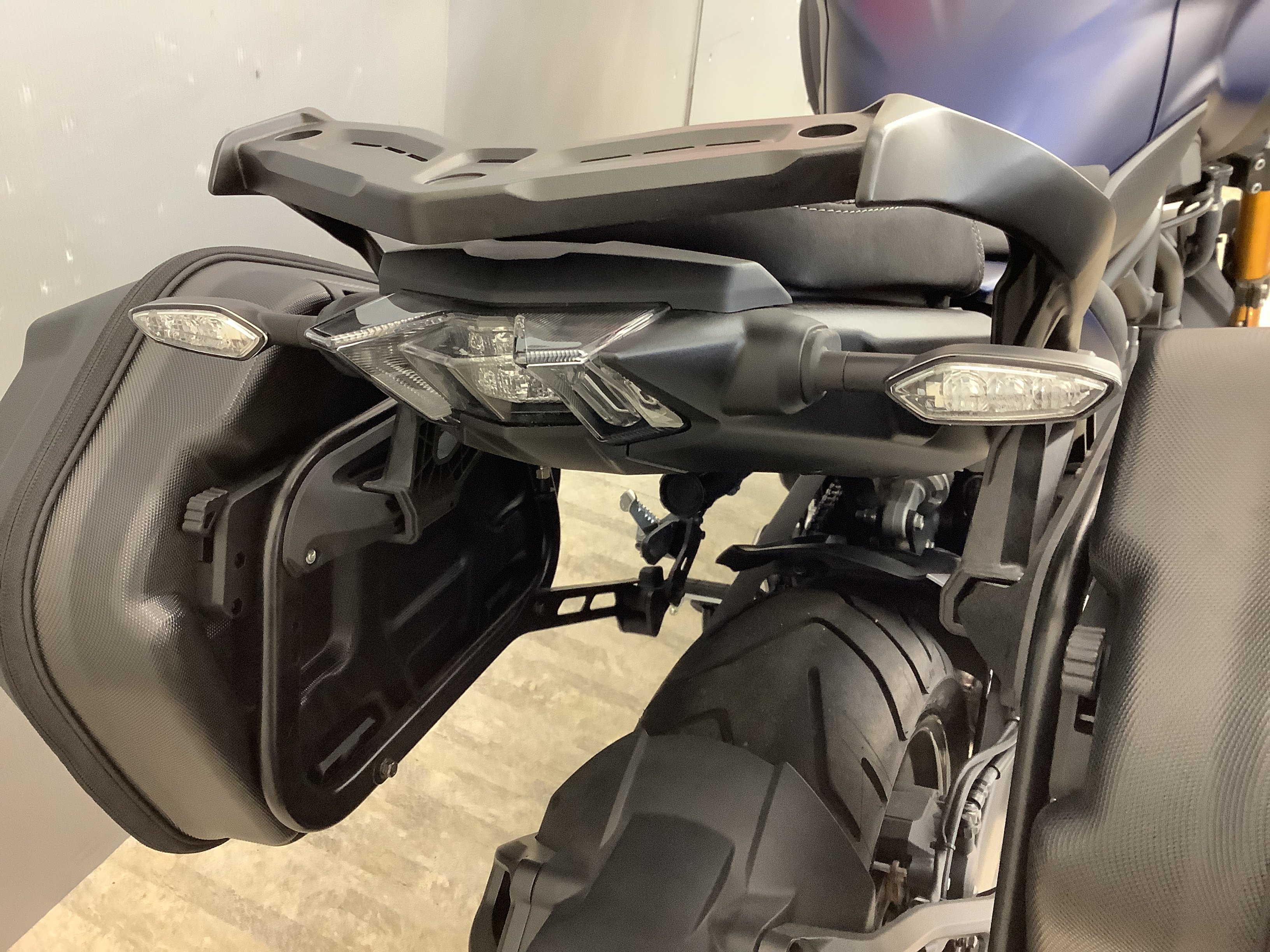 NIKEN GT ワンオーナー・純正オプションサイドバッグ付き