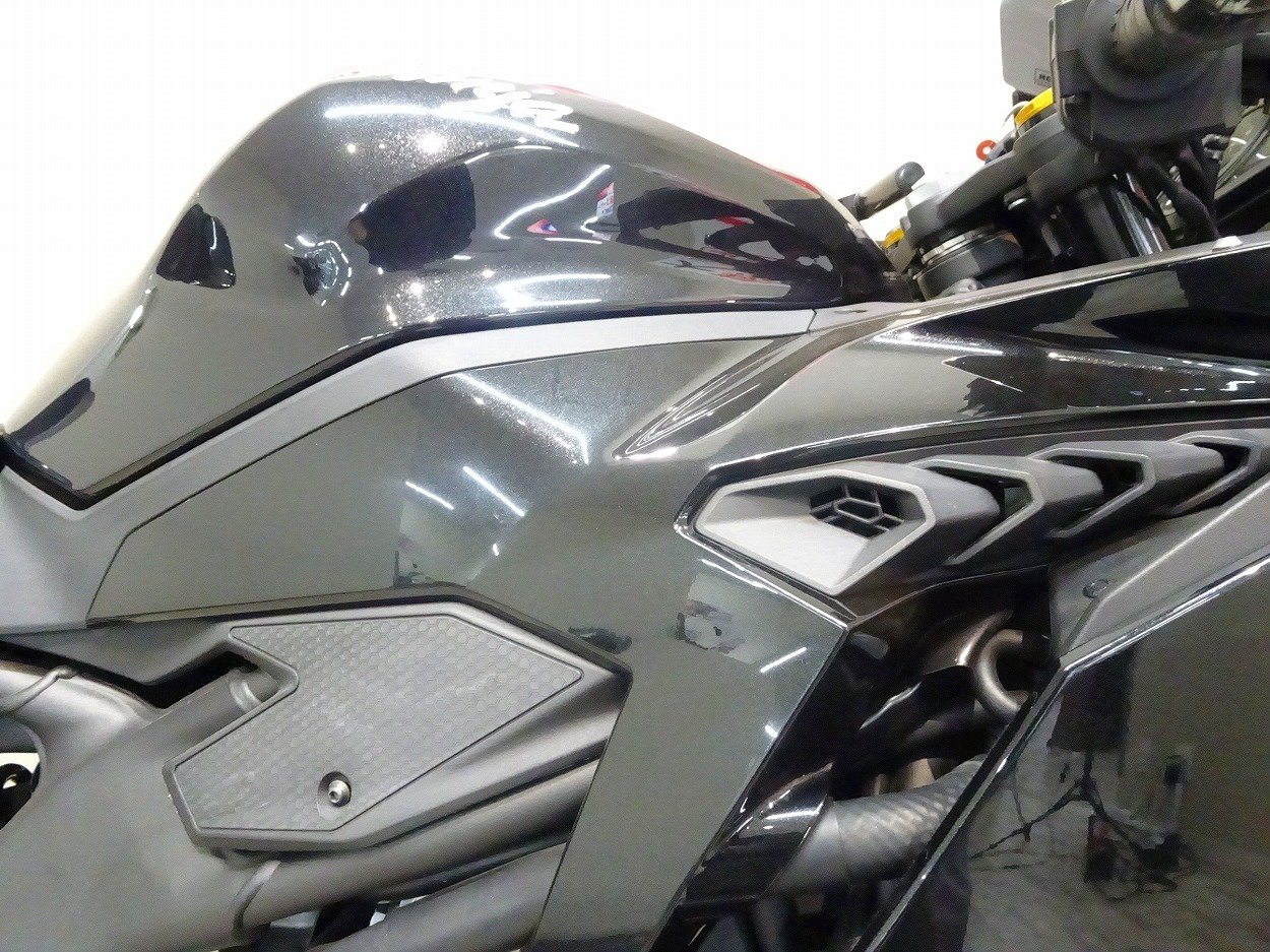 Ninja ZX-25R 2022年モデル/エンジンスライダー | バイク買うなら