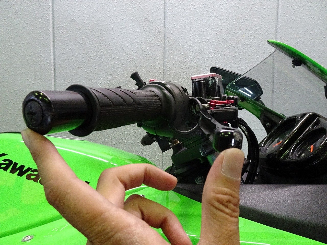 力を緩めて　なのは 最強ZX-9RはCBR900RRに真っ向勝負を挑んだ！【このバイクに注目