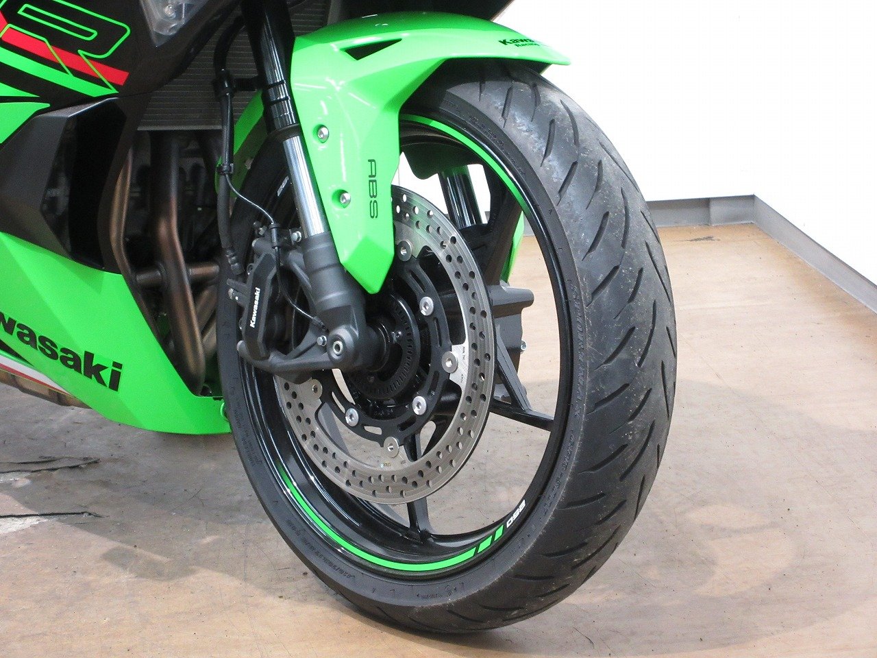 ○Ninja ZX-25R SE／ABS／マルチバー／ZX250H型／エンジンガード標準