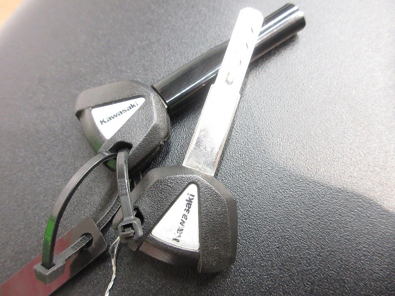 ○Ninja ZX-25R SE／ABS／マルチバー／ZX250H型／エンジンガード標準