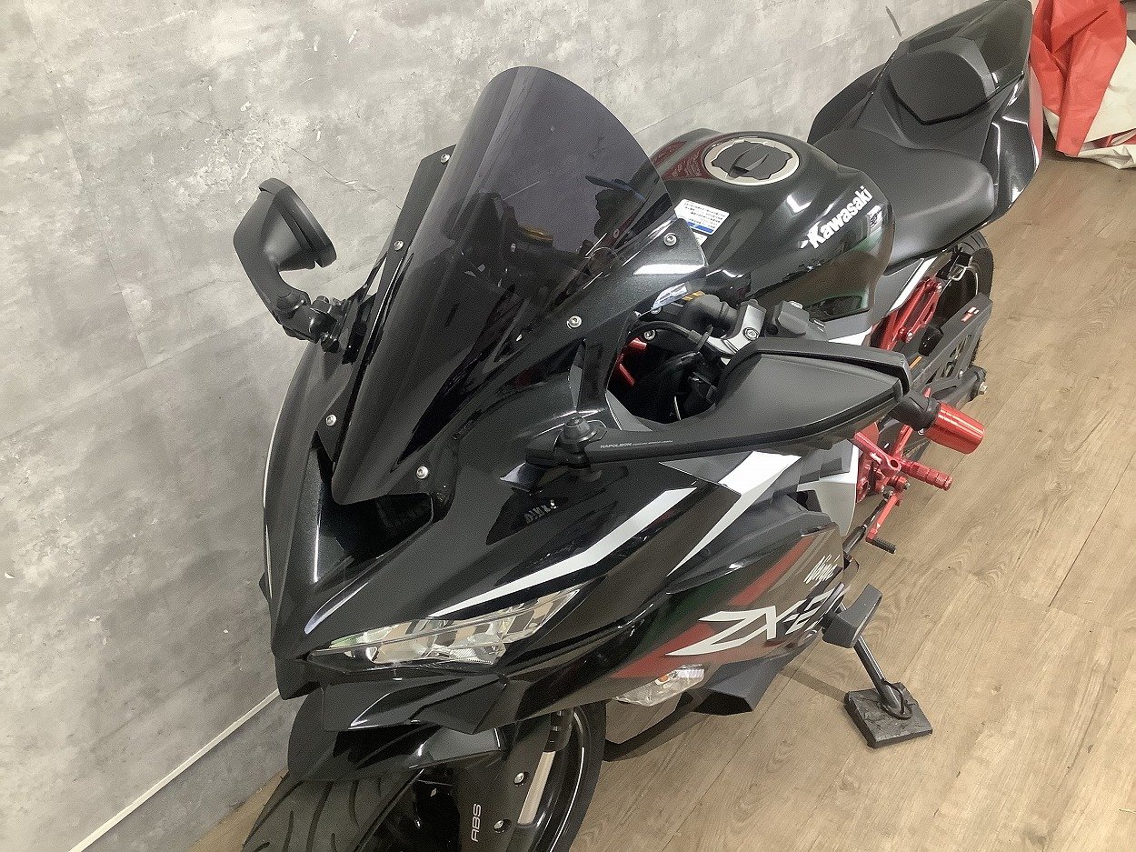 Ninja ZX-25R SE アクラポビッチマフラー フェンダーレス 他カスタム