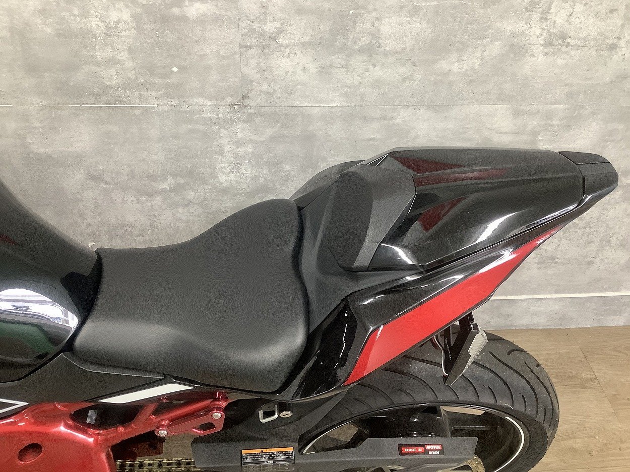 Ninja ZX-25R SE アクラポビッチマフラー フェンダーレス 他